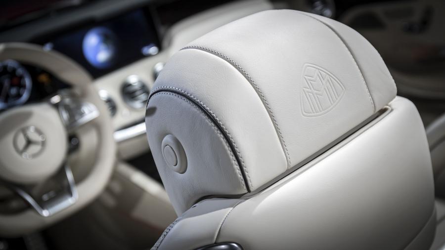 Детали интерьера Mercedes-Maybach S650 Cabriolet 2017 года  (фото 30 из 43)